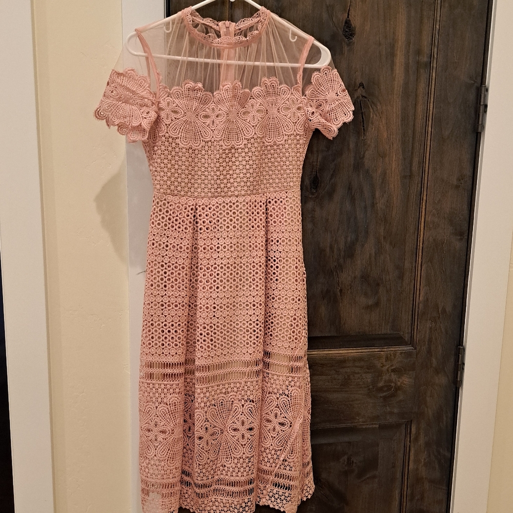 Dressy dress in muted pink